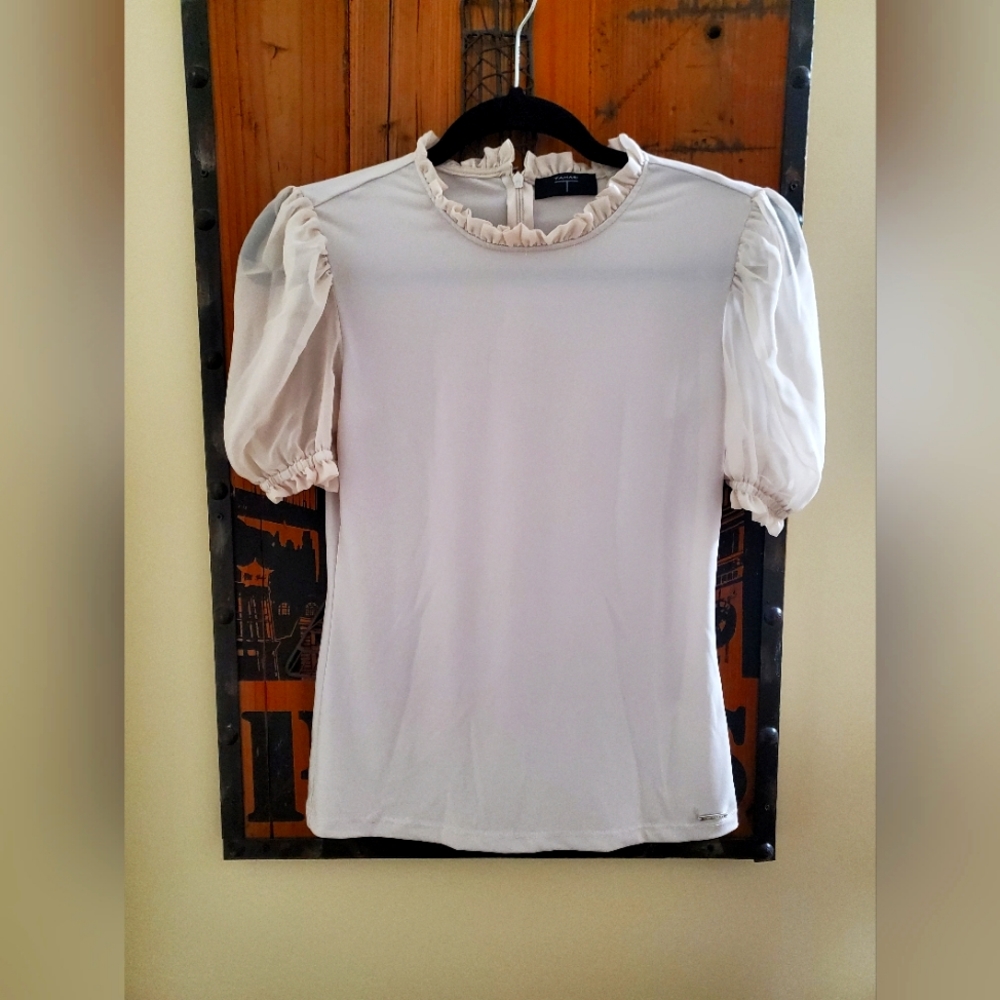 T Tahari white puff sleeve blouse
